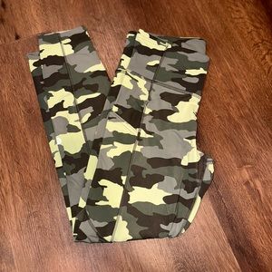 Fast and Free High Rise Tight 25” Pockets